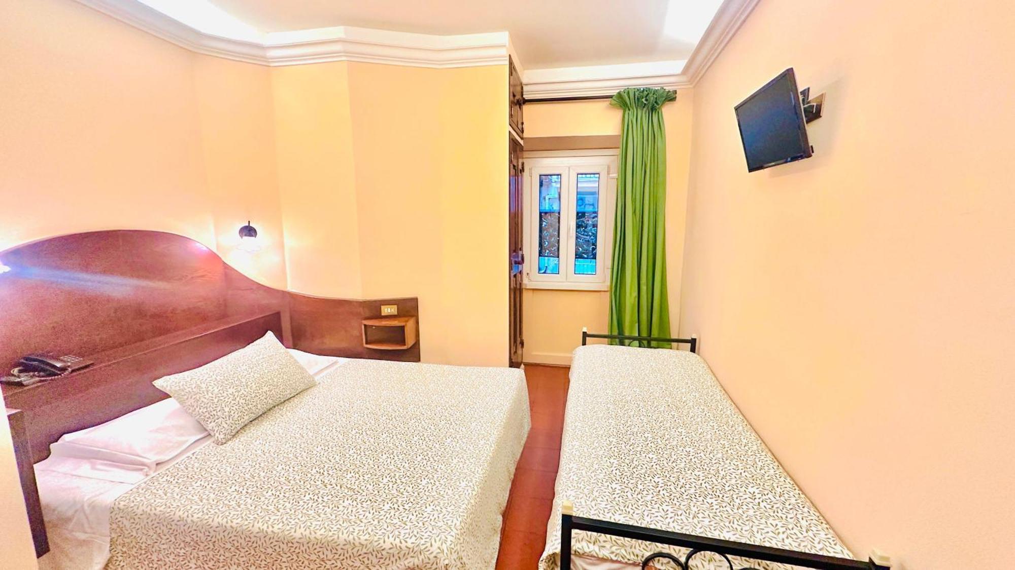 Hotel 4 Coronati ローマ エクステリア 写真