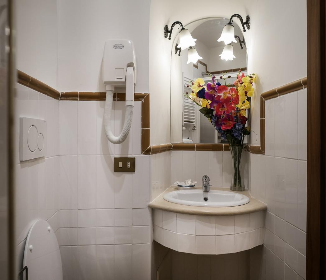Hotel 4 Coronati ローマ エクステリア 写真